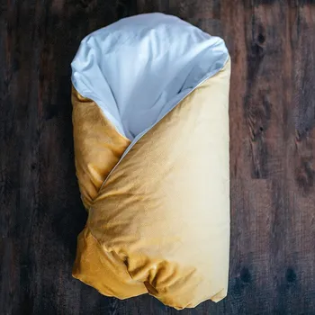 Zavinovačka Lily is sailing Péřová zavinovačka - Hořčičná a bílá bavlna Velikost: 80 x 80 cm, Varianta: povlak zavazování páskem