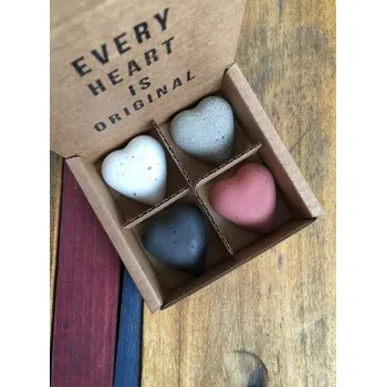 Pěnová tabule Magnetická betonová srdíčka - červená varianta (4ks v krabičce)