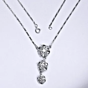 Náhrdelník Náhrdelník stříbrný s čirými zirkony, kytička, NH 1449