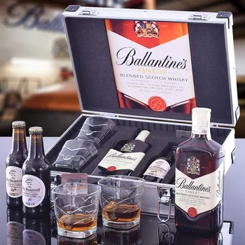 Dárkový potravinový koš Ballantine's Dárkový koš v kufru pro muže, chlapa originální dárek pro muže k narozeninám, vánocům, valentýnu Standardní víko
