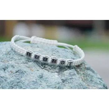 Náramek WUX Bílý náramek vlastní text VELIKOST NÁRAMKU: Pánská....18cm, PRŮMĚR PROVÁZKU: Ø 2mm, BARVA KORÁLKU S PÍSMENEM: Stříbrný korálek