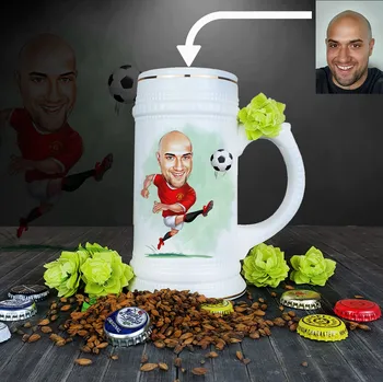 Dárkový potravinový koš Vtipný dárek pro fotbalisty k narozeninám, vánocům | Pivní půllitr s potiskem karikatury