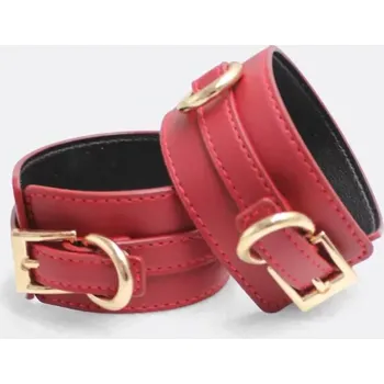 Červená kožená pouta se zlatými doplňky