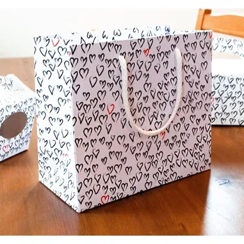 Dárková taška Dárková taška 22 x 11 x 20 cm - záplava srdíček