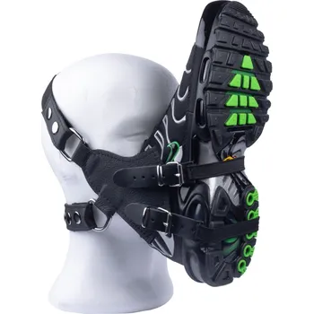 Pánské erotické prádlo SneakXX Leather Mask Sniff My Sneaker, harness pro uchycení tenisky