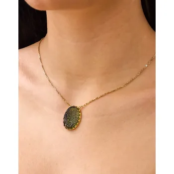 Náhrdelník Elegantní zlatý náhrdelník s vltavínem, ovál