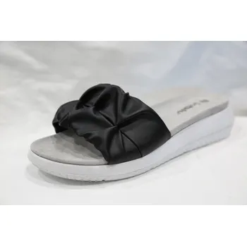 Dámské polobotky Dámské pantofle INBLU TT22 černé pro domácí i venkovní použití černá 40