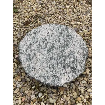 Zahradní dekorace šlapák do zahrady ze žuly pr.35cmx3cm, černo růžová barva