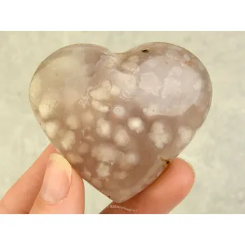 Přírodní kámen Achát růžový srdce z Madagaskaru 99g
