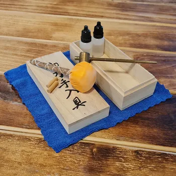 Kawashima Sada na údržbu ostří samurajských mečů a katan