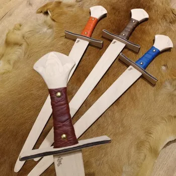 Dřevěná hračka Meč Kubík Jiří Havlis mec-kubik