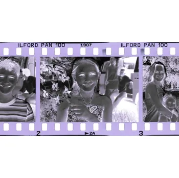 FotoŠkoda Vyvolání černobílých negativů