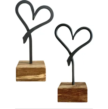 Kované srdce na dřevěném podstavci Design: Hranaté srdce
