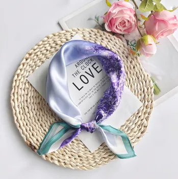 Šátek Hedvábný šátek Levandulové pole 53x53cm v dárkovém balení, WHITE ORCHID