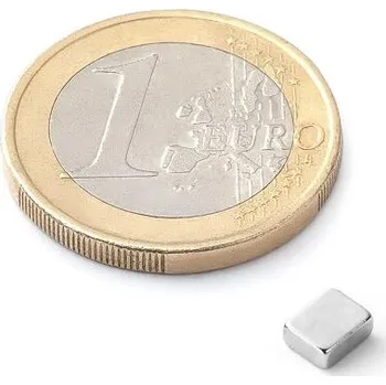 Dekorativní magnet Neodymový magnet kvádr 5 × 4 × 2 mm, síla 450 g