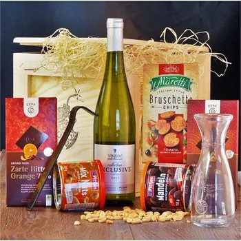 Dárkový potravinový koš Dárková bedna s páčidlem pro muže s vínem Pálava