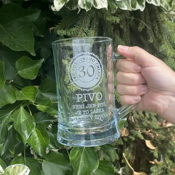 Sklenice Pískovaný půllitr s uchem - 30 let Pivo není jen pití, je to láska na celý život