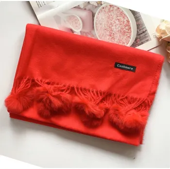 Šála Krásně hřejivá zimní pašmínová šála s bambulkami Barva: 36