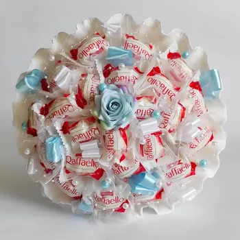 umělá květina Ateliér Confetti Kytice z bonbónů - Kateřina Kytice z: Raffaello