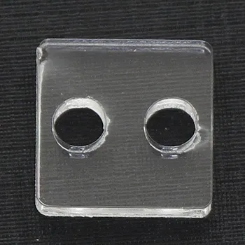 Knoflík Naše galanterie Plastový knoflík průhledný, kostička 1,5 cm