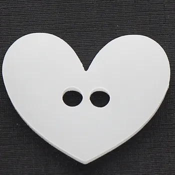 Knoflík Naše galanterie Plastový knoflík mléčný, srdce 3 cm