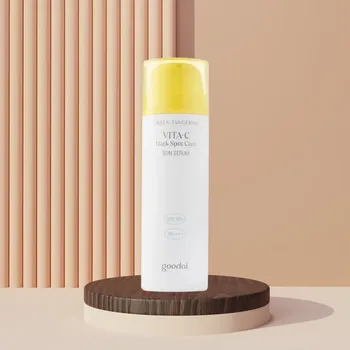 Pleťové sérum GOODAL - Vita C Dark Spot Care Sun Serum SPF50+ - Sérum s UV filtry proti pigmentovým skvrnám - 50 ml