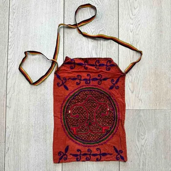 Shipibo vyšívaná taška přes rameno - Templo de la Selva