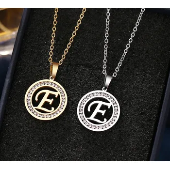 Řetízek Řetízek s přívěskem E, Varianta Stříbrná