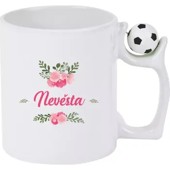 Hrnek 330 ml - fotbalový míč Nevěsta - růžové květiny