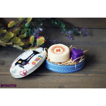 Kulaté mýdelko v krabičce s voskovou figurkou