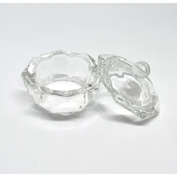 Skleněný kalíšek na tekutiny