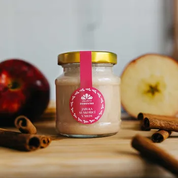 Včelařství Domovina Jablka se skořicí v medu Hmotnost: 170 g