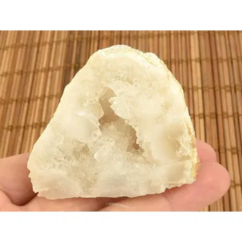 Přírodní kámen Křemeno-kalcitová geoda z Maroka 127g