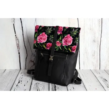 Městský batoh Pavlína Lepší Překlápěcí batoh Rolf květy