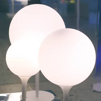 Lampička Artemide Castore stolní lampa výška 31,4 cm - Ø nohy 13 cm bílá 1 x 4 W LED - Doprava zdarma