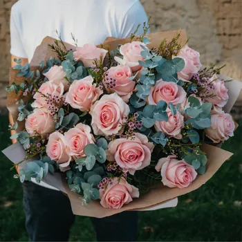 umělá květina Kytice růžových růží (různé velikosti se zelení) Luxusní kytice Růžová