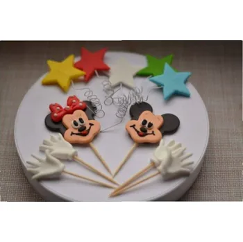 Jedlá dekorace na dort Cukrová figurka Mickey 2D zápich do dortu - K Decor