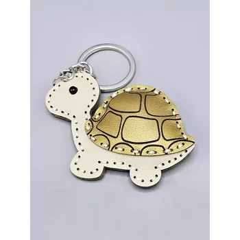 Želva barevná z eko kůže jako přívěsek na klíče zlatá
