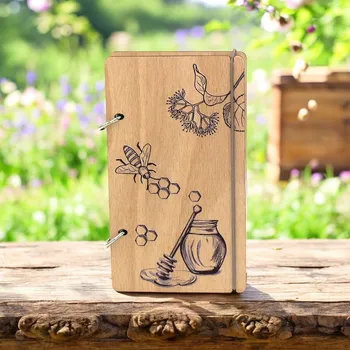 Zápisník art-wood.cz Dřevěný zápisník - včela