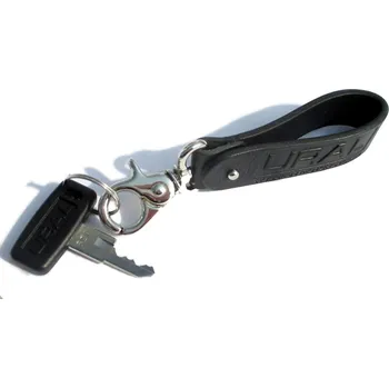 Klíčenka Ural s karabinou k uchycení na opasek kalhot