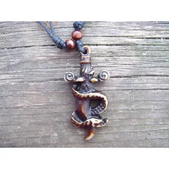 Přívěsek Mýtus krásy ---přívěšek had s mečem