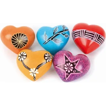 El Puente Srdíčko mini z mastku z Keni, různé kresby