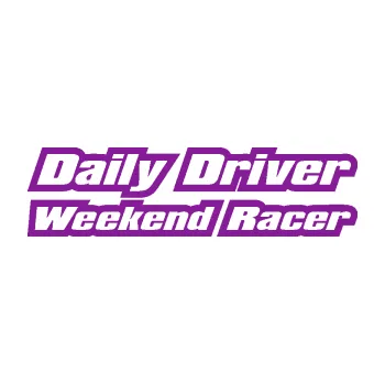 Polep vozidla SAMOLEPKA Daily driver weekend racer (14 - fialová) NA AUTO, NÁLEPKA, FÓLIE, POLEP, TUNING, VLASTNÍ TEXT, TISK, AUTOSAMOLEPKY.cz, POLEPY, OBRÁZEK, LOGO, SAMOLEPKY