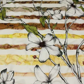 Úplet žluto-hnědé pruhy a květiny, š.150