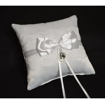 Svatební dekorace Šatoli.cz Bílý polštářek pod snubní prstýnky s přívěskem podkovy