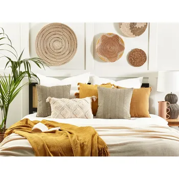 Dekorativní polštářek Dekorativní polštáře Šedé Bavlna 45 x 45 cm Geometrický vzor Fóliový tisk Boho Dekorace doplňky Beliani