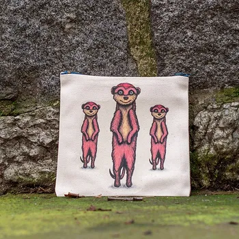 Penál Bavlněný penál čtvercový, potištěný originální kresbou od Alči, Surikaty