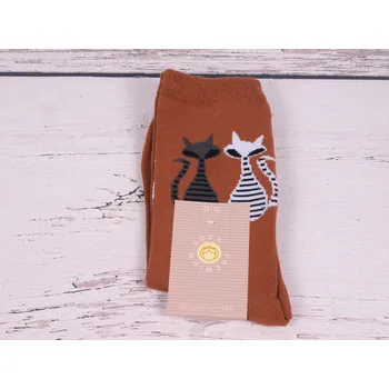 Dámské ponožky CNB BERLIN Ponožky DE 34944 skořicové s kočkami velikosti ponožek: 26-28 (EUR vel. 39-42)