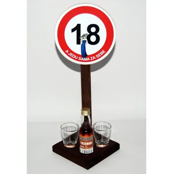 Značka s panákama a flaštičkou k výročí narození věk: 18 - žena