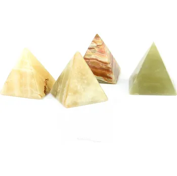 Sběratelství Pyramida z aragonitu 5cm